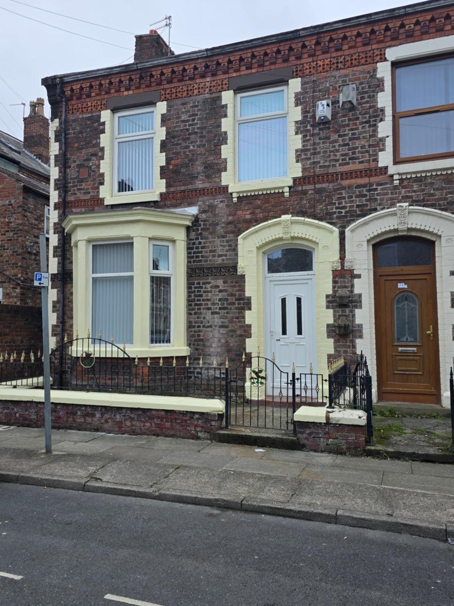 Anfield Sleeps 5 *